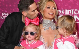 Hilton ilk dəfə ailəsi ilə qırmızı xalıda 