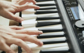 Sintetizator və gitara seçimi: üslubunuza uygun ən yaxşı alət necə tapılır?  FOTO