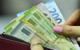 Azərbaycanda orta aylıq maaş 1100 manatı ke&ccedil;di