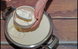 Daş kimi qatıq ne&ccedil;ə saata mayalanır   İdeal qatıq mayalamağın sirrləri