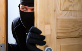 Mağaza və evlərdən silsilə oğurluq edən şəxs saxlanıldı