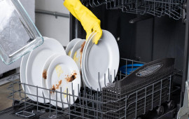 Mətbəxdəki gizli təhl&uuml;kə: Qab yuyarkən hər g&uuml;n &ouml;z&uuml;m&uuml;z&uuml; zəhərləyirik?
