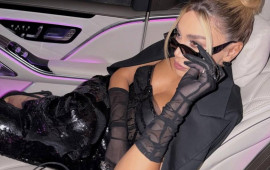 R&ouml;ya efirə 10 minlik geyimdə &ccedil;ıxdı  VİDEO