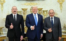 Ağ Ev tarixi görüşdən VİDEO yaydı