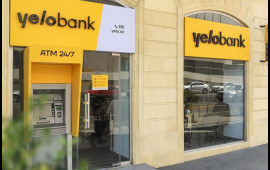 “Yelo Bank”ın filial müdiri müştərinin çənəsini sındırdı