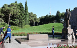 Əhməd Əl Şaraa Heydər Əliyevin məzarını ziyarət edib  FOTO