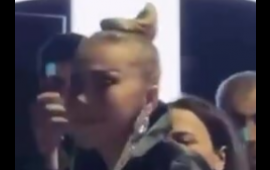 Səhnəyə qayıdan Rəqsanə h&ouml;nk&uuml;rd&uuml;  VİDEO