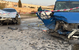 Sumqayıtda minik və y&uuml;k maşınları toqquşub, xəsarət alanlar var