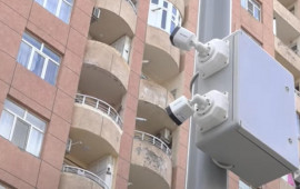 Təhlükəsizlik, yoxsa şəxsi həyata müdaxilə?  Yasamalda bəzi kameralar eyvanları çəkir