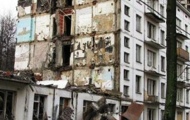 Bakıda qəzalı binalar təhlükə yaradır – Söküntü başlayır