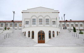 Bu il Qarabağ Universitetinə rus və ingilis bölmələri üzrə qəbul aparılmayacaq