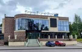 Azərbaycanlı oliqarxın məşhur restoranı s&ouml;k&uuml;l&uuml;r  15 milyon şirinlik də pu&ccedil; oldu 