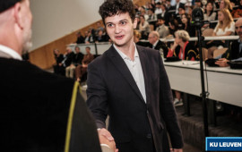 KU Leuven Universitetini 20 yaşlı azərbaycanlı gənc fərqlənmə diplomu ilə bitirib  FOTO