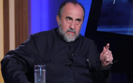 Erməni arxiyepiskop Mikael Acapaxyan polis tərəfindən saxlanılıb