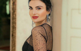 &Ccedil;i&ccedil;ək aparıcı Zauru belə SUSDURDU 