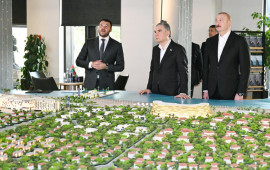 İlham Əliyev və Qurbanqulu Berdiməhəmmədov “Sea Breeze”də olublar 