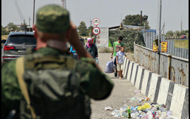 Ruslara Ukrayna əsgərlərinin forması paylanır 