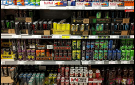 Bir qutu enerji içkisinin