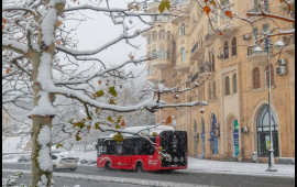 Niyə Bakının bir tərəfinə qar yağdı, o biri tərəfinə yox?  A&Ccedil;IQLAMA