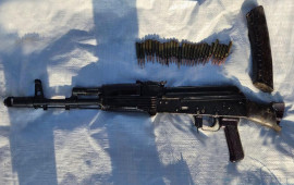 Məhkumun Bərdədə evində gizlətdiyi avtomat silahı aşkarlanıb