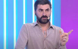 "Anam niyə ailəmə müdaxilə etməsin?"