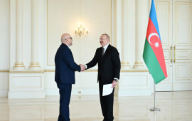 Prezident Fələstinin ölkəmizdə yeni təyin olunmuş səfirinin etimadnaməsini qəbul edib  FOTO
