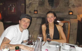 Atası hər ay 1 milyon dollar cib xərcliyi verir 