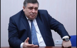 Şahin Şıxlinski toyuq hini boyda kamerada saxlanılır: "Hər an ölə bilər"