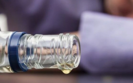 Bakıda səhvən sirkə turşusu içən kişi öldü