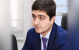 Eksməmurun oğlu gəlir yerini gizlədir  Hamının qarşısında danışmadı
