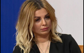 Azərbaycanlı m&uuml;ğənninin anası məşhur qarmon ifa&ccedil;ısı imiş... 