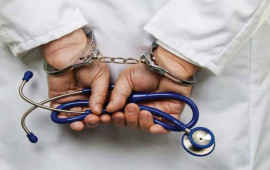 Azərbaycanda həkimlər r&uuml;şvətə g&ouml;rə həbs edildi