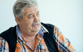 "Atamı da elə küsdürdülər"