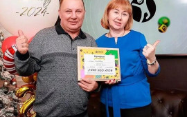 Ərarvad lotereyada 1 milyard uddular  Pulu görün hara xərclədilər