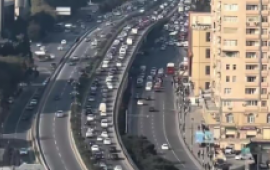 Yeni zolağa görə həftəsonu kilometrlərlə tıxac yarandı  VİDEO