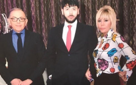 "Yoldaşıma deyirəm ki, nə sevinirsən, arvaduşağını atıb gedirsən"