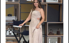 Azərbaycanlı aparıcının efir geyimi TƏNQİD OLUNDU 