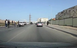 Bakıda "Bentley" qəza törətdi  Yaralı var 