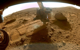 Marsda qədim çayın qayalarından nümunələr toplanır 