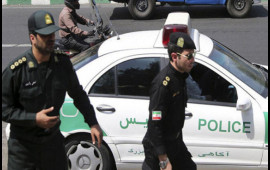 İran polisi körpə qızı qanına qəltan etdi 