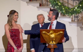 Trampın oğlu onunla nişanlandı 