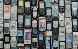 D&uuml;yməli telefonlara b&ouml;y&uuml;k qayıdış başladı: "Rəqəmsal detoks" d&ouml;vr&uuml;